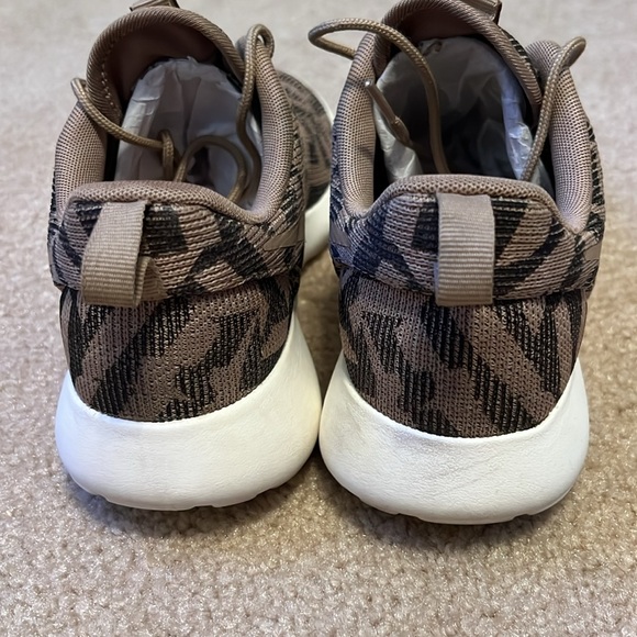 Nike size 8 - Picture 4 of 7